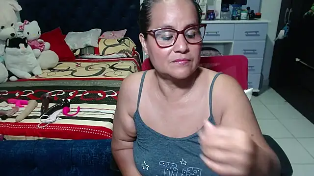 pervert mommy  online show from 11/19/25, 09:59