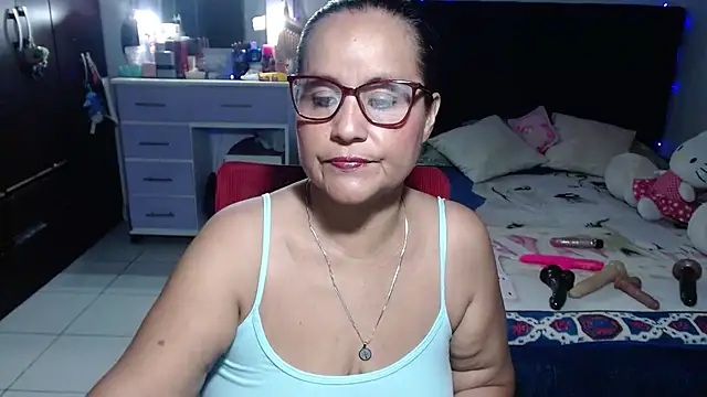 Snapshot of pervert_mommy_ chatting on 06/20/26, 11:57 pervert mommy online show from 06/20/26, 11:57