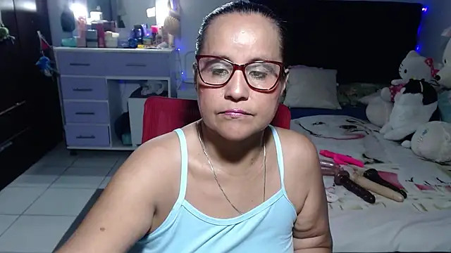 Snapshot of pervert_mommy_ chatting on 06/28/26, 11:38 pervert mommy online show from 06/28/26, 11:38
