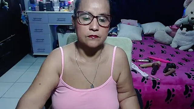 Snapshot of pervert_mommy_ chatting on 07/09/26, 09:24 pervert mommy online show from 07/09/26, 09:24