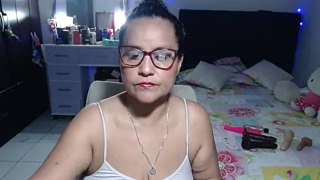 Snapshot of pervert_mommy_ chatting on 07/20/26, 09:34 pervert mommy online show from 07/20/26, 09:34