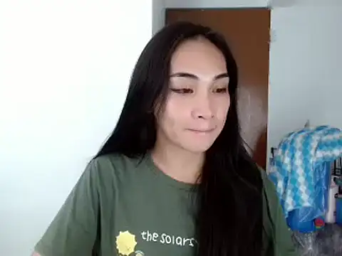 Snapshot of SweetLilly_18 chatting on 12/03/24, 04:50 SweetLilly 18 online show from 12/03/24, 04:50