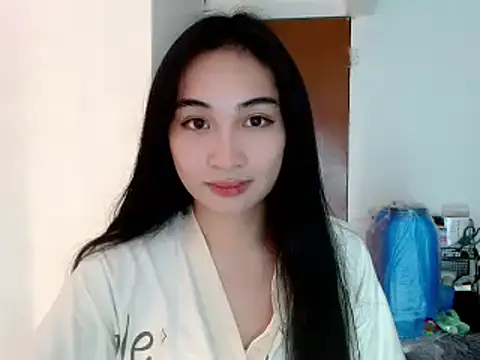 Snapshot of SweetLilly_18 chatting on 01/17/25, 10:55 SweetLilly 18 online show from 01/17/25, 10:55