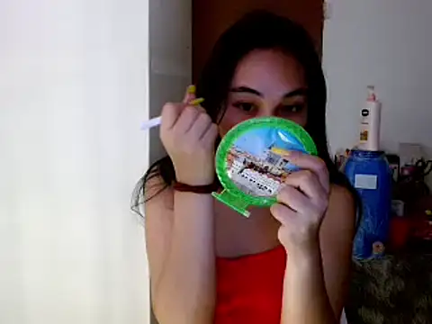 Snapshot of SweetLilly_18 chatting on 01/25/25, 11:55 SweetLilly 18 online show from 01/25/25, 11:55