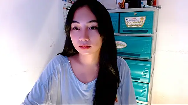 Snapshot of SweetLilly_18 chatting on 09/18/25, 03:36 SweetLilly 18 online show from 09/18/25, 03:36