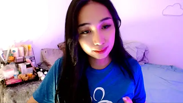 SweetLilly 18 online show from 11/02/25, 02:14