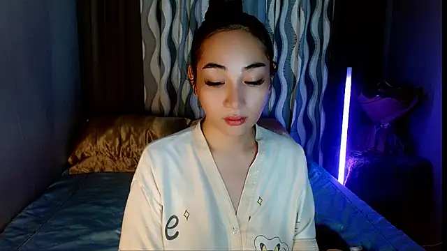 SweetLilly 18 online show from 04/24/26, 02:58