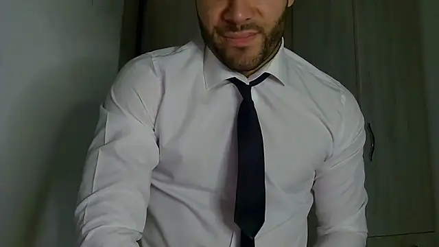 Justynn1 online show from 12/05/25, 06:44