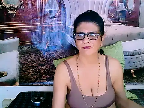 IndianAllure online show from 01/31/25, 05:51