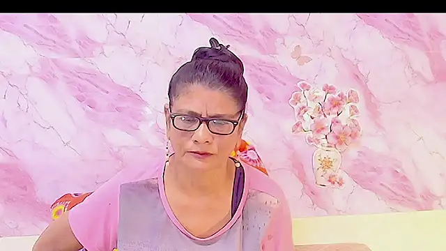 Snapshot of IndianAllure chatting on 02/02/26, 05:39 IndianAllure online show from 02/02/26, 05:39