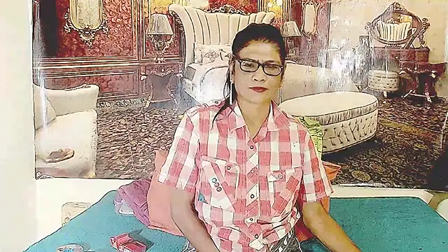 IndianAllure online show from 04/10/26, 05:34