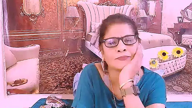 Snapshot of IndianAllure chatting on 06/03/26, 05:54 IndianAllure online show from 06/03/26, 05:54