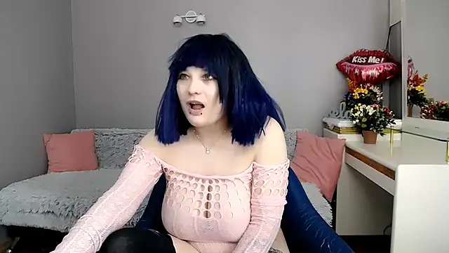 Estheri online show from 02/11/26, 07:57