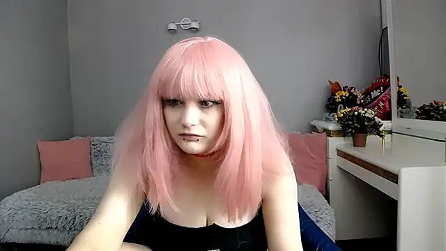 Snapshot of Estheri chatting on 05/26/26, 05:58 Estheri online show from 05/26/26, 05:58