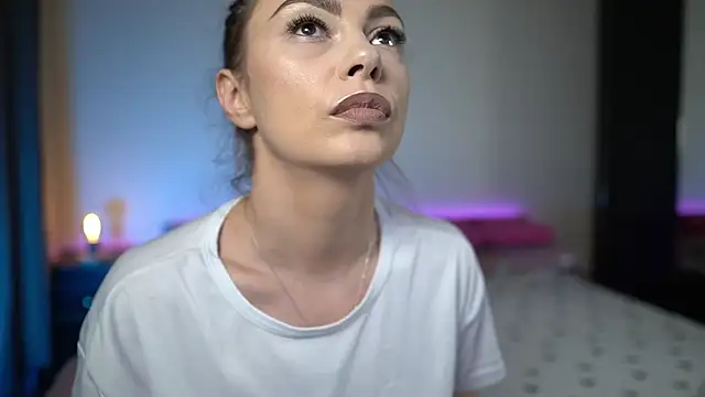 TiffanyPierce online show from 04/06/26, 08:10