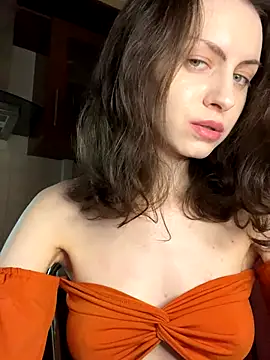 MissAnuta online show from 10/28/25, 10:45