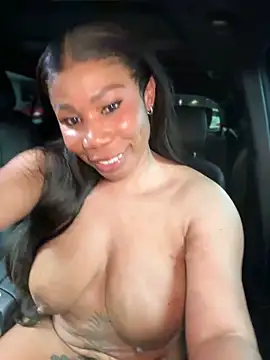 Snapshot of Belle___ chatting on 12/08/24, 03:43 Belle online show from 12/08/24, 03:43