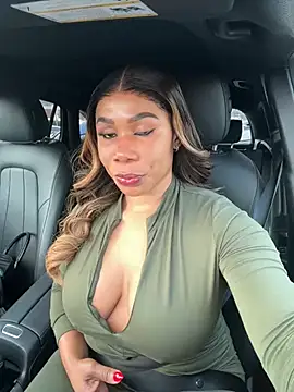 Snapshot of Belle___ chatting on 12/20/24, 09:50 Belle online show from 12/20/24, 09:50