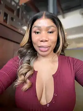 Snapshot of Belle___ chatting on 01/17/25, 06:44 Belle online show from 01/17/25, 06:44