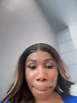 Snapshot of Belle___ chatting on 02/01/25, 06:19 Belle online show from 02/01/25, 06:19