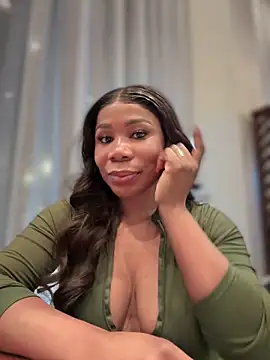 Snapshot of Belle___ chatting on 02/08/25, 05:08 Belle online show from 02/08/25, 05:08