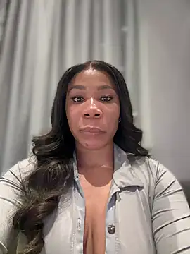 Snapshot of Belle___ chatting on 02/22/25, 11:46 Belle online show from 02/22/25, 11:46