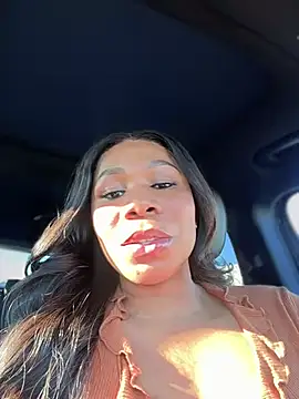 Snapshot of Belle___ chatting on 03/22/25, 10:26 Belle online show from 03/22/25, 10:26