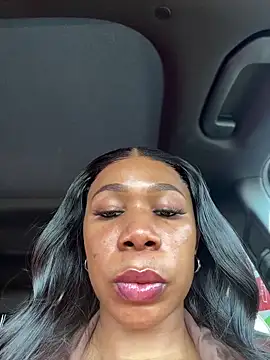 Snapshot of Belle___ chatting on 09/20/25, 03:35 Belle online show from 09/20/25, 03:35