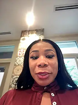 Snapshot of Belle___ chatting on 10/05/25, 02:59 Belle online show from 10/05/25, 02:59