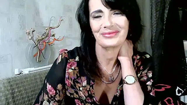 Snapshot of DreamMarianna chatting on 10/22/25, 09:03 DreamMarianna online show from 10/22/25, 09:03