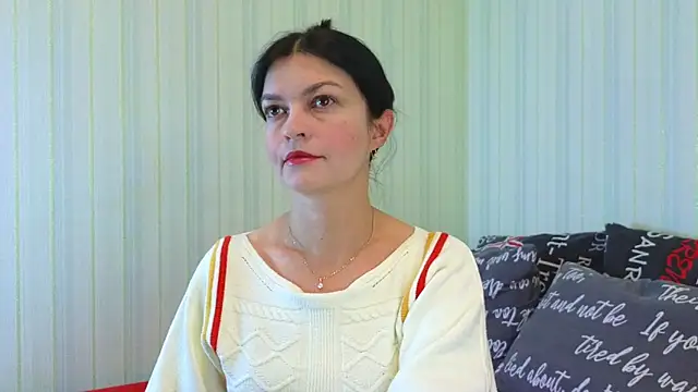  Lily  online show from 12/10/24, 09:01