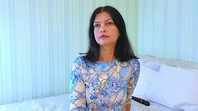  Lily  online show from 10/06/25, 08:56