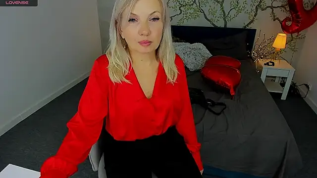 Abby Moore  online show from 02/17/25, 05:14