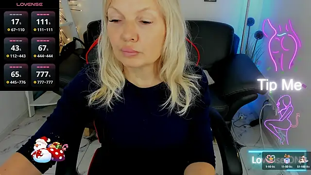 Abby Moore  online show from 03/18/25, 01:31