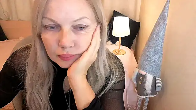 Abby Moore  online show from 12/20/25, 07:48