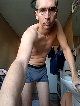 Geiler-boy313 online show from 03/18/26, 06:49