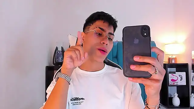 AlanNaughty online show from 02/01/25, 05:18