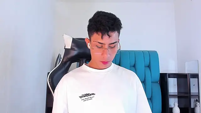 AlanNaughty online show from 02/18/25, 10:47