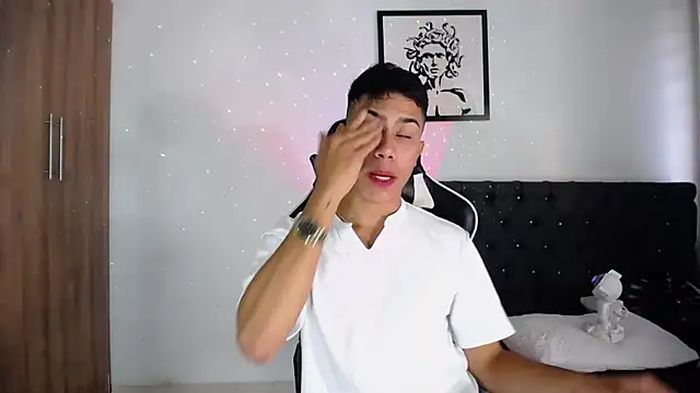 AlanNaughty online show from 11/06/25, 09:59