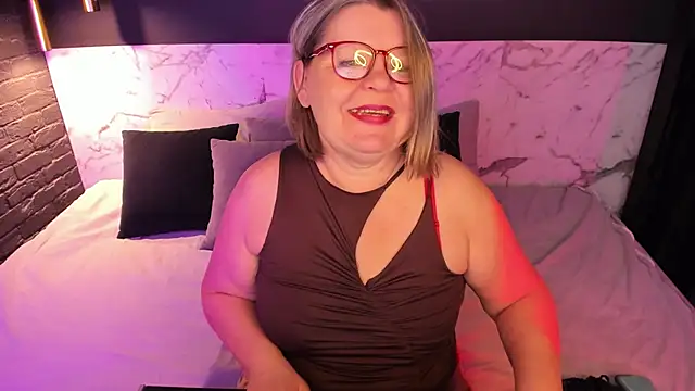 Shannonshine online show from 11/25/25, 05:29