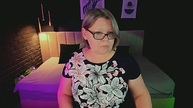 Shannonshine online show from 04/06/26, 01:23