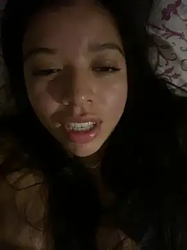 Snapshot of DulceAngelica chatting on 03/17/26, 02:49 DulceAngelica online show from 03/17/26, 02:49