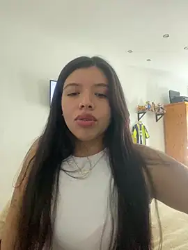 Snapshot of DulceAngelica chatting on 03/24/26, 02:27 DulceAngelica online show from 03/24/26, 02:27