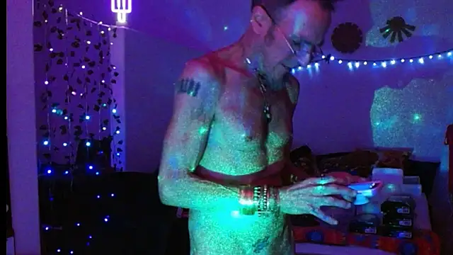 Snapshot of mycock2474u chatting on 03/04/25, 10:35 mycock2474u online show from 03/04/25, 10:35