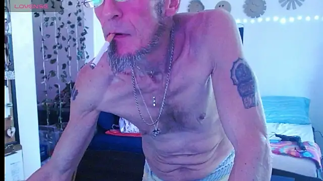 Snapshot of mycock2474u chatting on 03/18/25, 01:00 mycock2474u online show from 03/18/25, 01:00