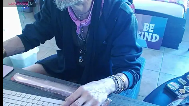 Snapshot of mycock2474u chatting on 03/19/25, 04:02 mycock2474u online show from 03/19/25, 04:02