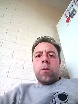 Snapshot of david_geam chatting on 12/15/24, 06:29 david geam online show from 12/15/24, 06:29