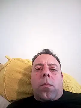 Snapshot of david_geam chatting on 01/05/25, 07:49 david geam online show from 01/05/25, 07:49