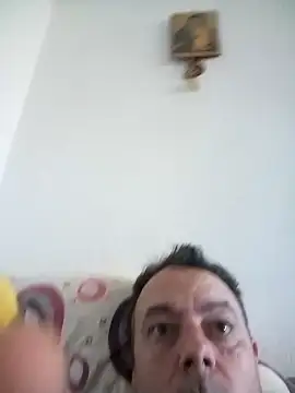 Snapshot of david_geam chatting on 01/08/25, 07:45 david geam online show from 01/08/25, 07:45