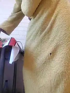 Snapshot of david_geam chatting on 02/01/25, 12:51 david geam online show from 02/01/25, 12:51